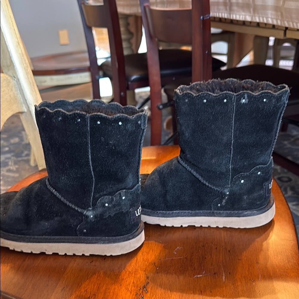 UGG Kids Black Suede Scalloped Short Boots with Stud Detail